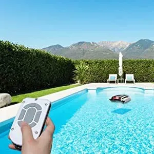 Instapark Betta Solar-Powered Robot Pool Skimmer