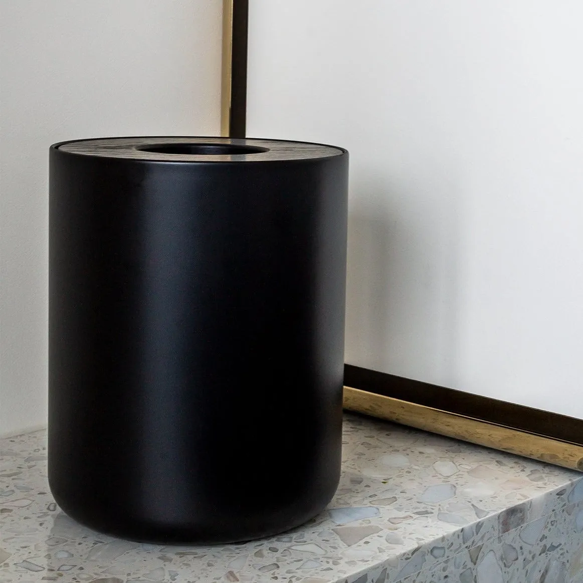 Round Bin with Oak Lid - Black