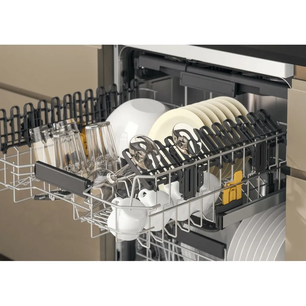 Whirlpool 15 Place Settings Freestanding Standard Dishwasher - White | W7FHP33UK
